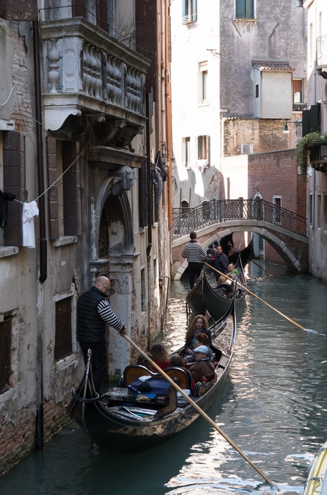 8.1459142524.gondolas-in-the-canals