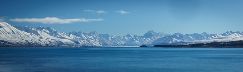 Mt Cook at the head of Lake Pukakai