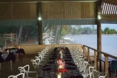 9.1468061686.table-waiting-for-the-crowd