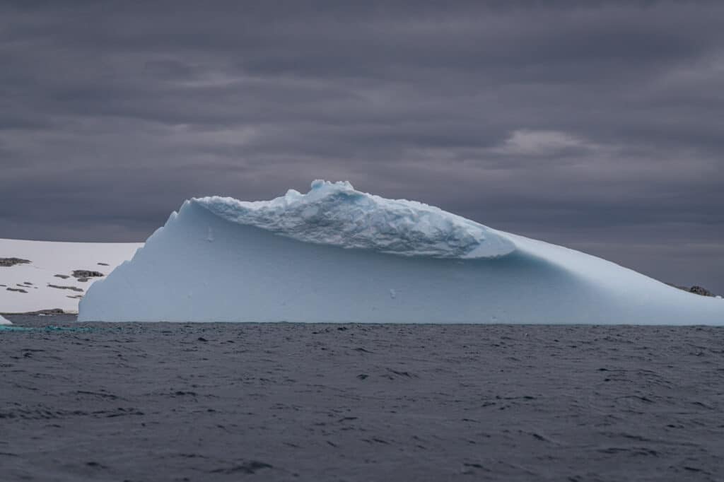  Antarctic peninsula iceberg